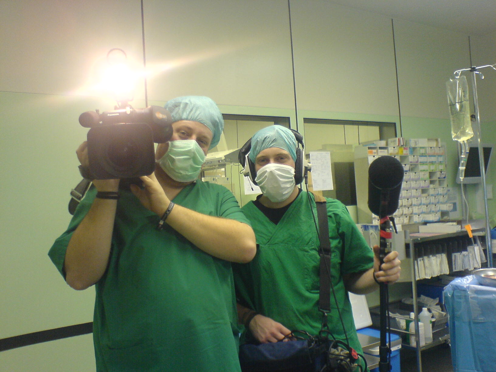 camera-crew-for-medical-surgery-television-video-crew-in-germany-gross